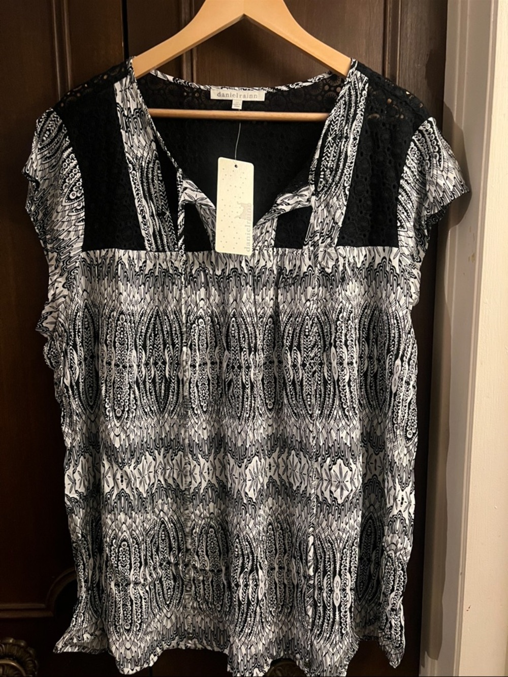 Daniel Rainn Black and White Printed Cap-Sleeve Blouse with Lace Yoke